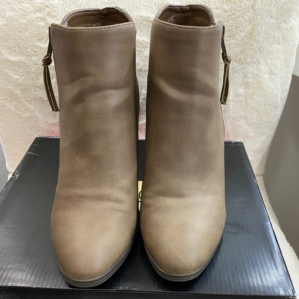 Booties - Picture 3 of 4